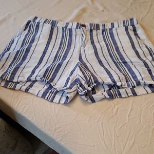 Linen shorts